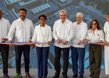 Presidente Abinader inaugura mercado municipal