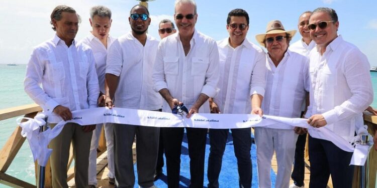 Presidente Abinader deja iniciados trabajos del club de playa
