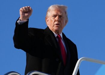 Trump lanza nueva advertencia a Cuba