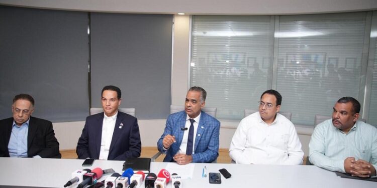 Servicio eléctrico ha sido recuperado en un 30%, tras falla en el SENI