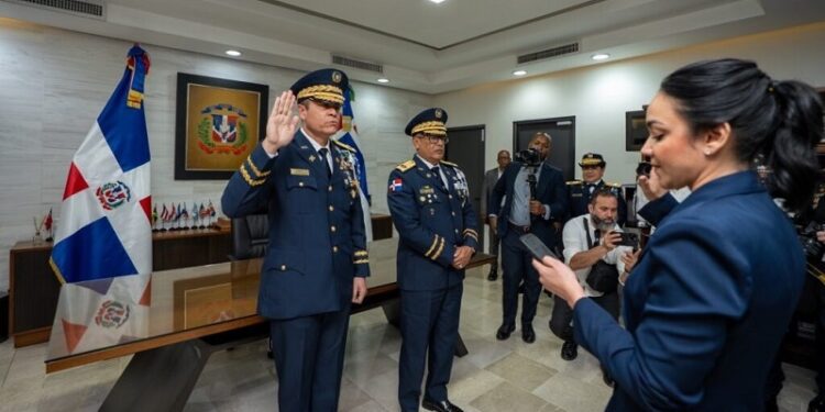 Mayor general Andrés Cruz Cruz asume Dirección de la Policía Nacional