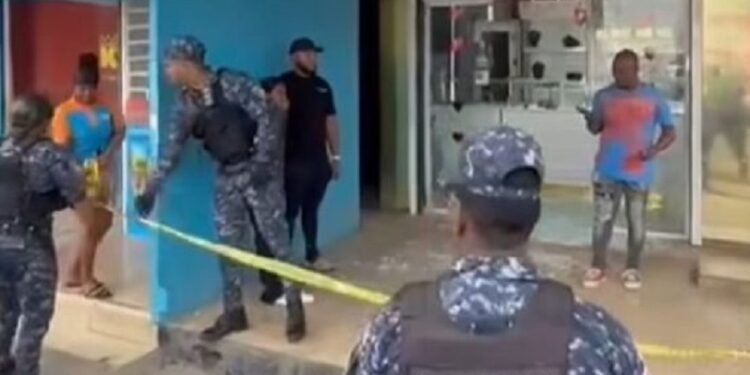 DICRIM asume investigación de asalto a joyería