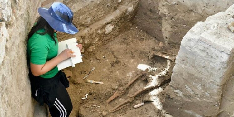 Hallan 13 osamentas en excavaciones del proyecto «Tras los restos del cacique Enriquillo» Azua