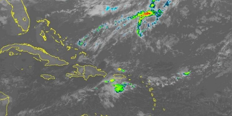 Incrementos nubosos con aguaceros y ráfagas de viento esta tarde