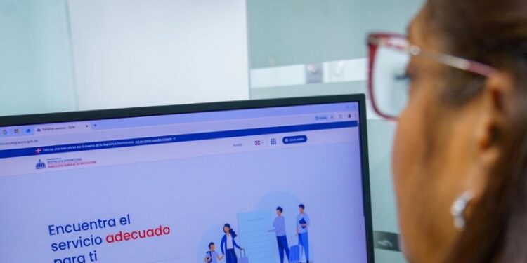 Migración emitió más de 2 mil permisos de salida de menores