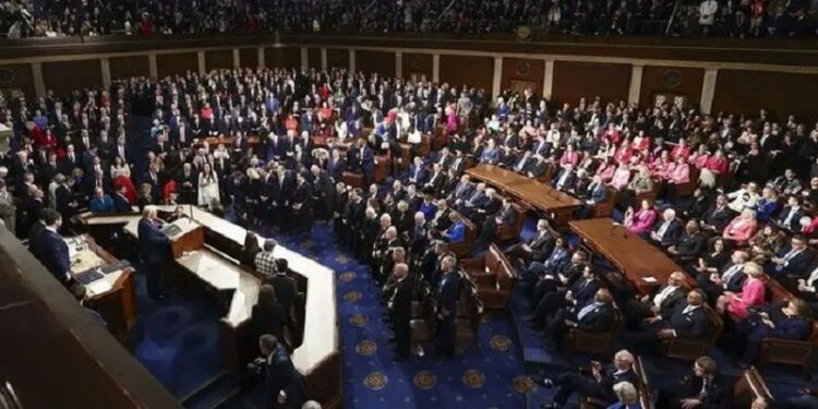 Congresistas de EE.UU. califican de ilegal ataque de Trump contra Irán