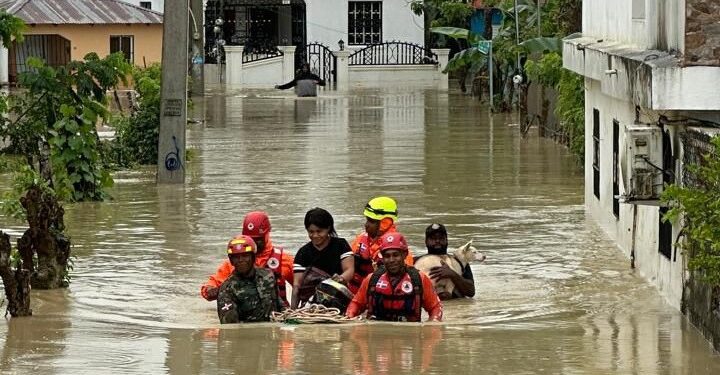 Defensa Civil responde a situaciones por lluvias en varias provincias
