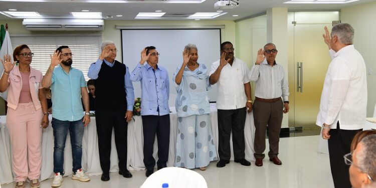 Ignacio Valenzuela asume presidencia de la Fundación MEDICOOP Don Miguel Conde Ramírez