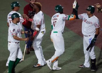 Culiacán remonta y le quita el invicto al Escogido