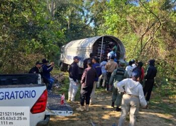 Migración recibe del SENPA 378 haitianos apresados por delitos medioambientales
