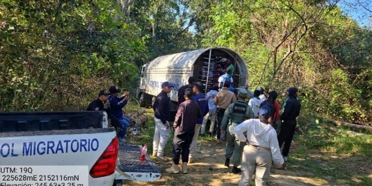 Migración recibe del SENPA 378 haitianos apresados por delitos medioambientales