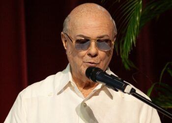 Hipólito Mejía pide a jóvenes enriquecer sus conocimientos