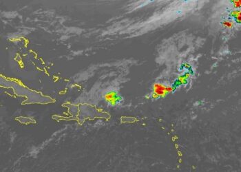 Aguaceros y tormentas eléctricas en gran parte del país por vaguada