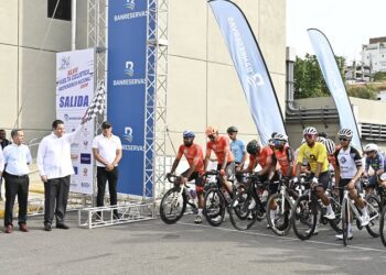 Inicia la 47ª edición de la Vuelta Ciclística Independencia Nacional parte de la Torre Banreservas