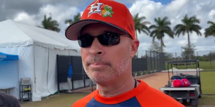 Entre rumores de cambio, Paredes se concentra en rendir en el terreno