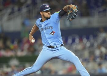 Tras disculparse, Berríos busca dejar atrás la controversia del 2025