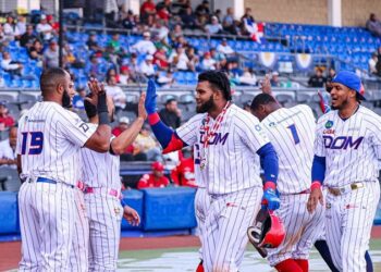 Leones (R.D.) superan a Panamá en histórico duelo de 31 carreras y mantienen el invicto