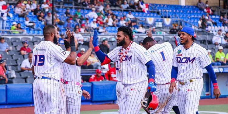 Leones (R.D.) superan a Panamá en histórico duelo de 31 carreras y mantienen el invicto