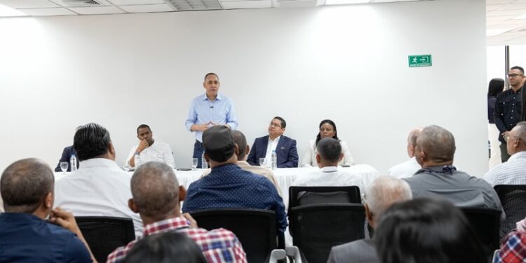 Director de Aduanas traza lineamientos de gestión en Santiago y Puerto Plata