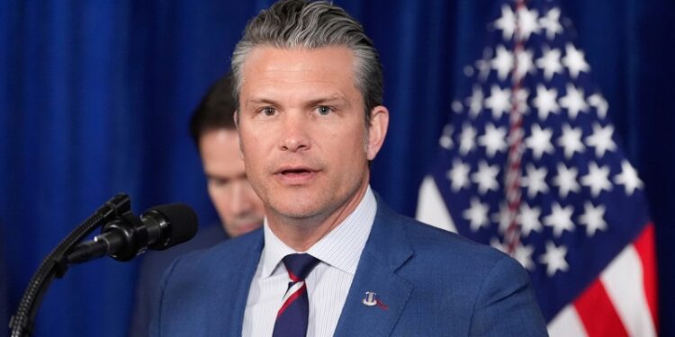 Jefe del Pentágono: La operación aérea contra Irán es «la más compleja y letal de la historia»