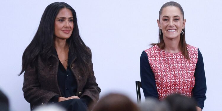 Salma Hayek lanza una perla a Sheinbaum: «Lo que no teníamos era esta presidenta»