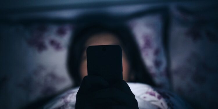 Este ‘inofensivo’ hábito nocturno podría dejarte ciego