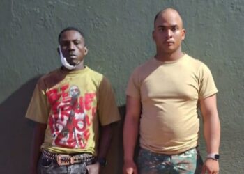 Detienen oficial del Ejército por transportar indocumentado