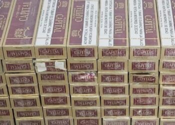 Policía Nacional ocupa 24,000 cigarrillos ilícitos en un colmado de SDE