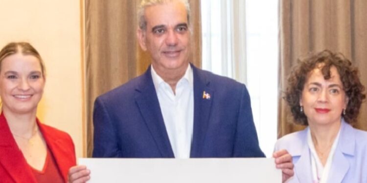 Presidente Abinader recibe a la presidenta del Gobierno de las Islas Baleares