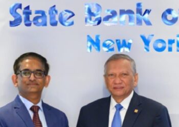 Leonardo Aguilera realiza visita al State Bank of India en Nueva York para fortalecer relaciones internacionales