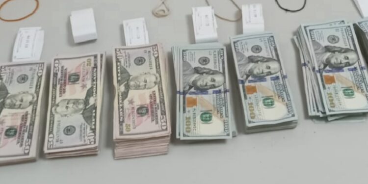 Aduanas retuvo más de 400,000 dólares no declarados en menos de una semana 