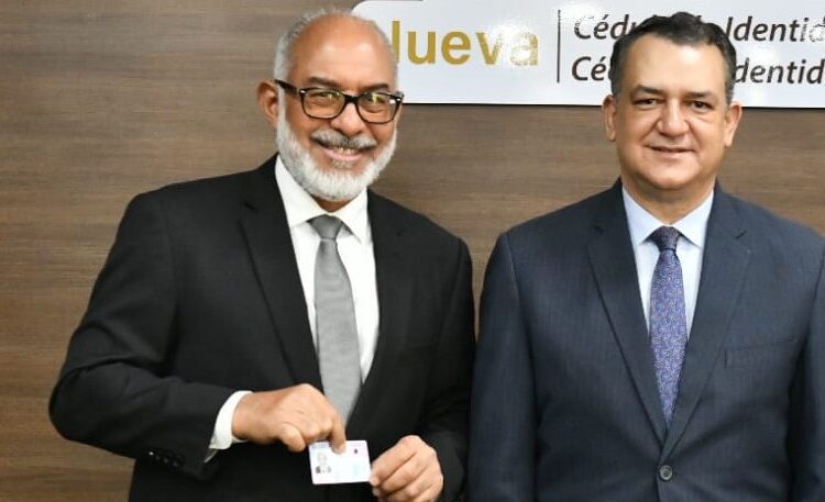 Persio Maldonado resalta trascendencia de nueva cédula