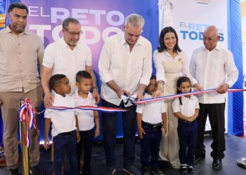 Presidente Abinader inaugura centro educativo inicial reconvertido para 175 niños