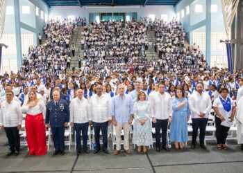 Presidente Abinader encabeza graduación de más de 4,000 participantes de Oportunidad 14/24