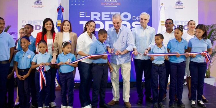 Presidente Abinader entrega escuela que beneficiará a 900 estudiantes de Villa Mella