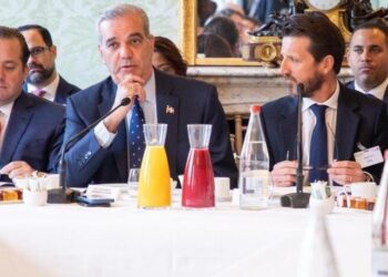 Presidente Abinader se reúne con empresarios franceses durante su visita a Francia