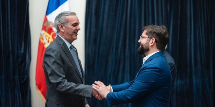 Presidente Abinader ofrece saludo protocolar a su homólogo de Chile, Gabriel Boric