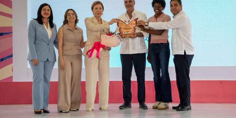 Abinader inaugura complejo deportivo en Ciudad Juan Bosch y Juegos de la Mujer 2026