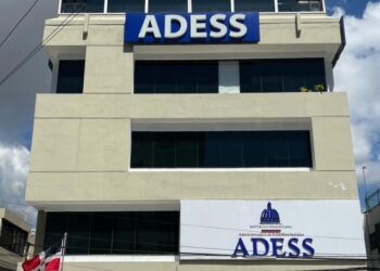 Condenan a siete años de prisión a dos hombres que clonaron más de 5,000 tarjetas de subsidios sociales