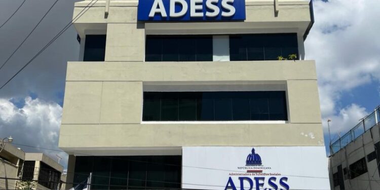 Condenan a siete años de prisión a dos hombres que clonaron más de 5,000 tarjetas de subsidios sociales