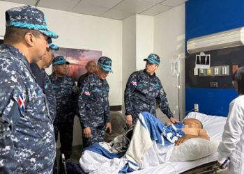 Director general de la PN visita a sargento herido