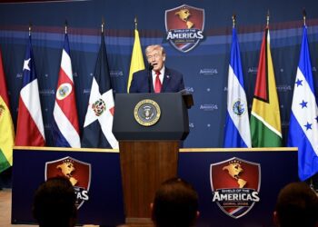 Trump anuncia nueva «coalición militar» para erradicar los cárteles
