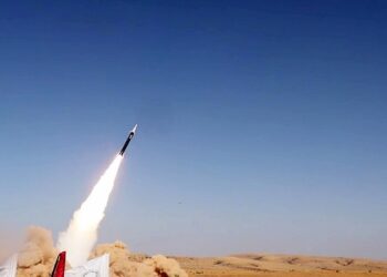 Hutíes lanzan ataque masivo con misiles de crucero contra objetivos israelíes