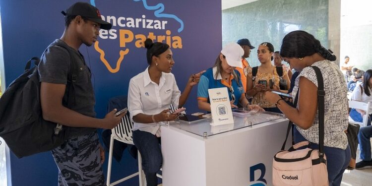 Banreservas realiza jornadas de bancarización para estudiantes de la UASD y el ITLA
