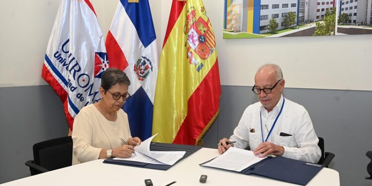 Voluntariado Banreservas y UNIROMANA firman convenio