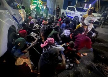 DINTEL intercepta camión con 44 haitianos en condición migratoria irregular