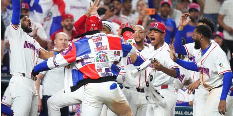 Dominicana debuta en el Clásico con aplastante triunfo sobre Nicaragua