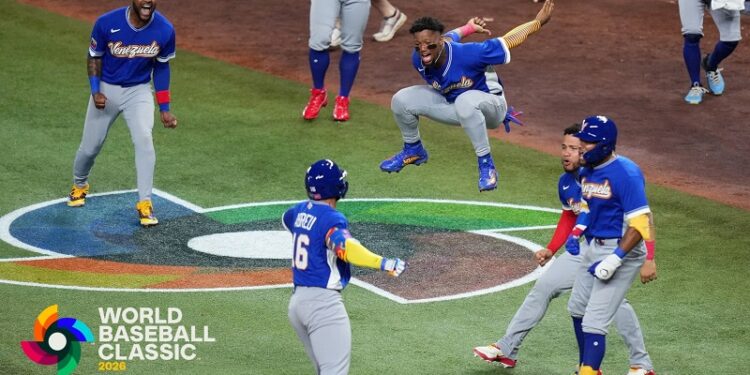 Venezuela derrota a Japón 8-5