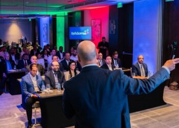 REFIDOMSA fortalece diálogo con clientes sobre perspectivas del mercado energético