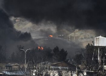 Trump amenaza con hacer estallar instalaciones energéticas de Irán que «aún no hemos tocado»